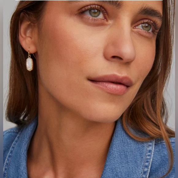 Kendra Scott Lee Gold Ivory Pearl Drop Earrings New - Picture 8 of 8